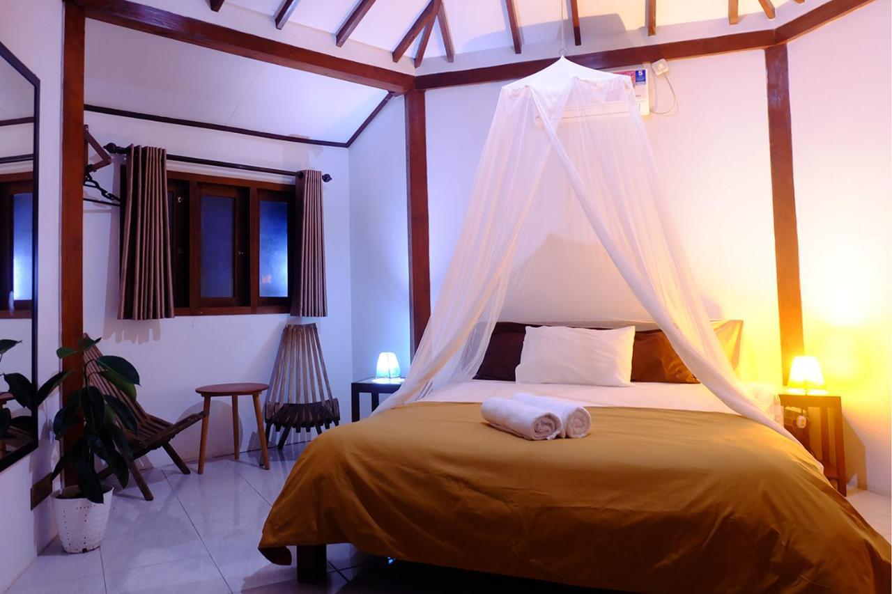 Ayu Hotel Каримунджава Екстериор снимка