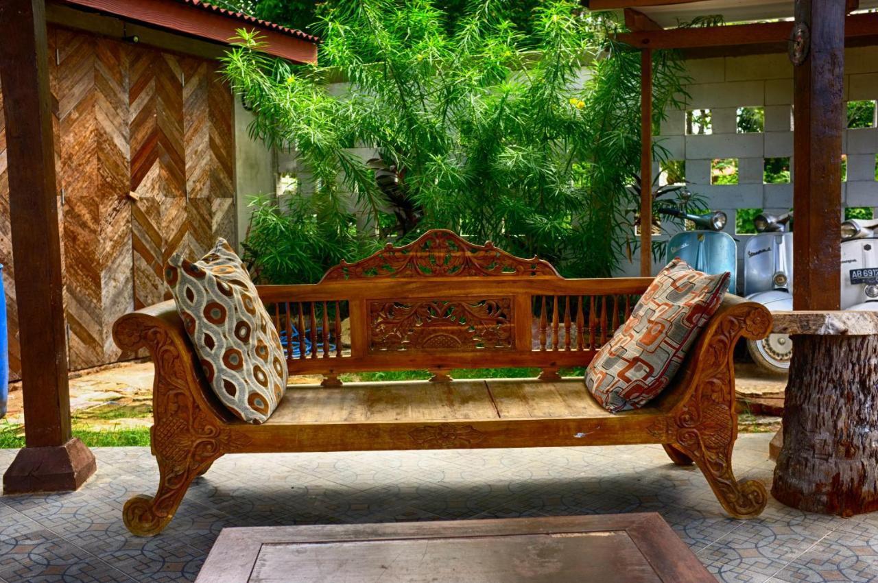 Ayu Hotel Каримунджава Екстериор снимка