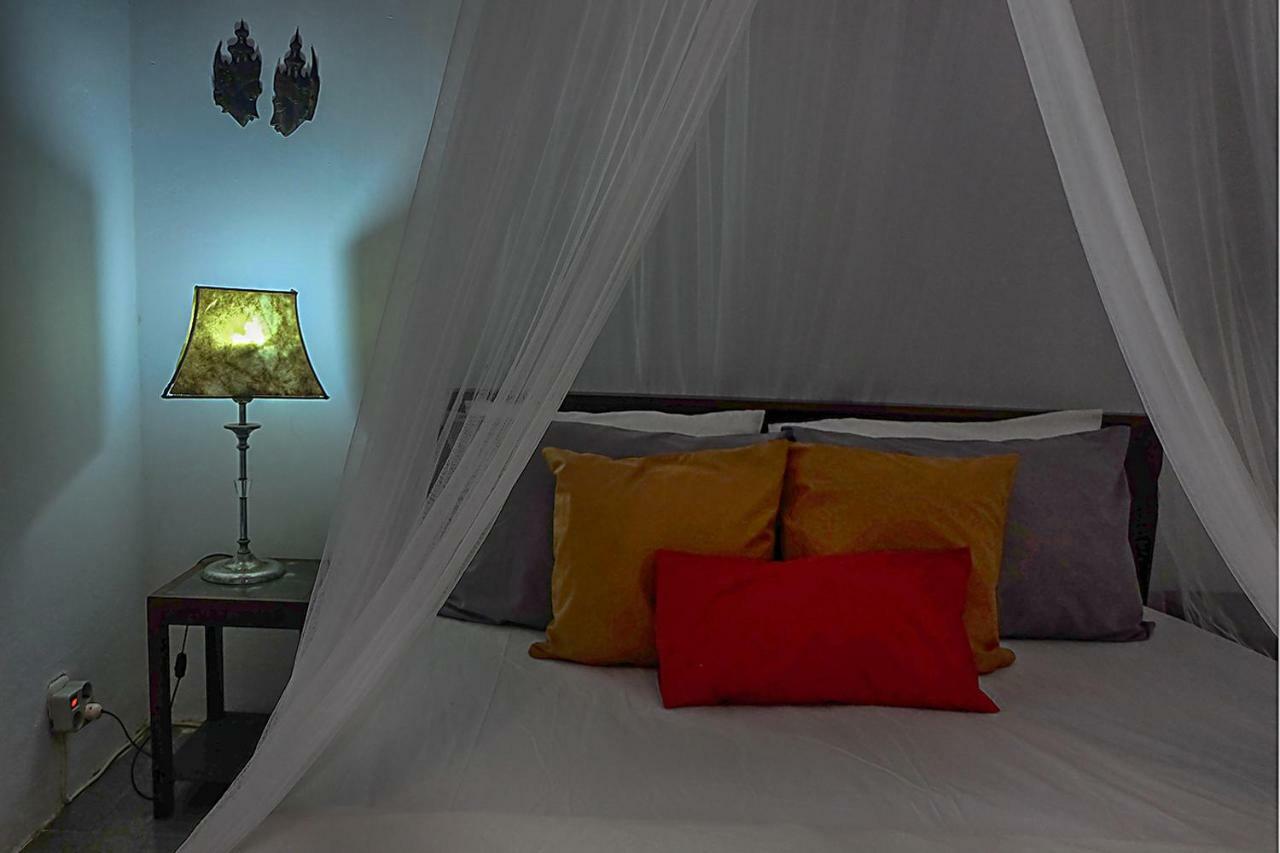 Ayu Hotel Каримунджава Екстериор снимка